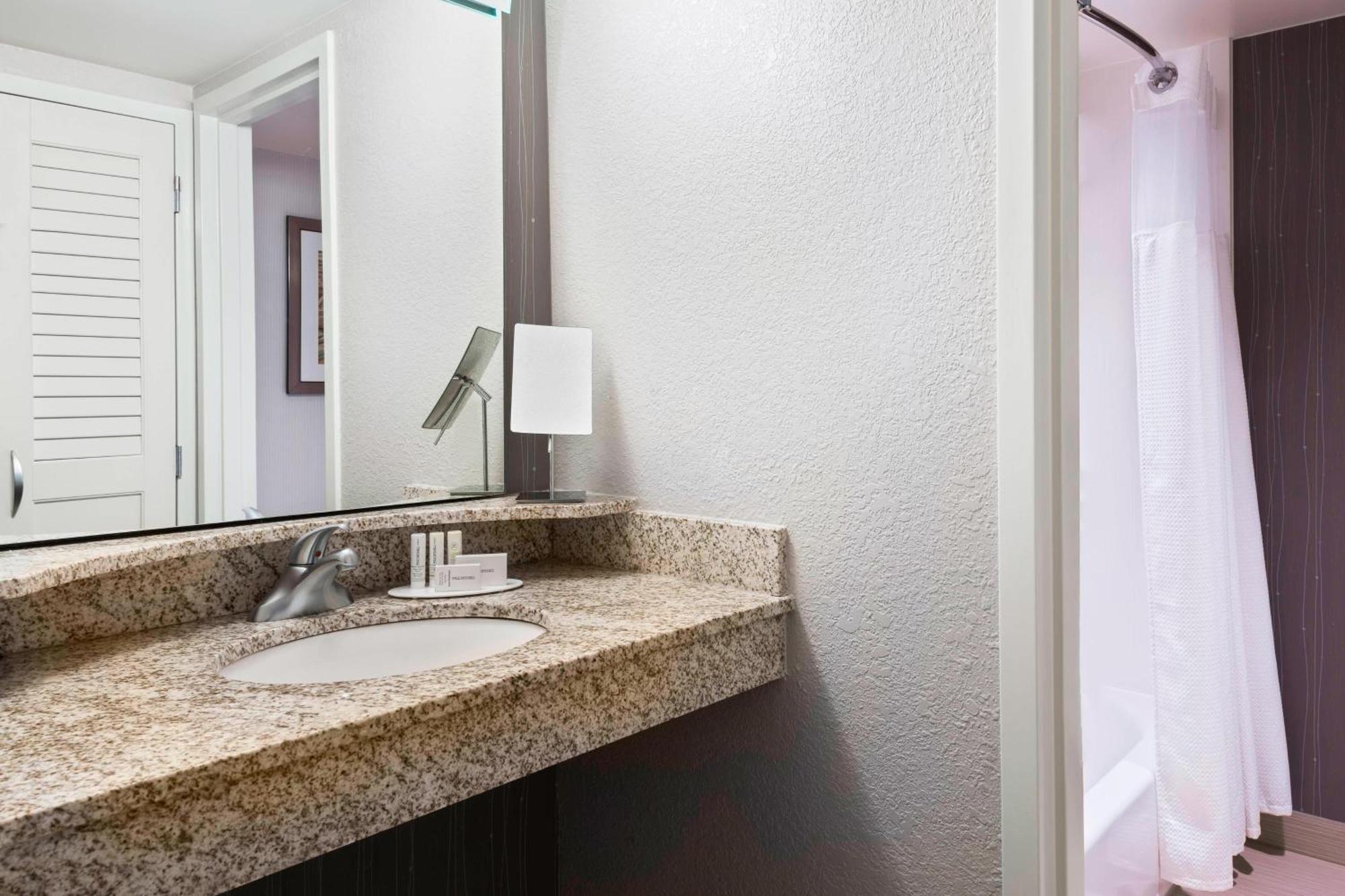 Courtyard Sarasota Bradenton Airport Hotel Ngoại thất bức ảnh